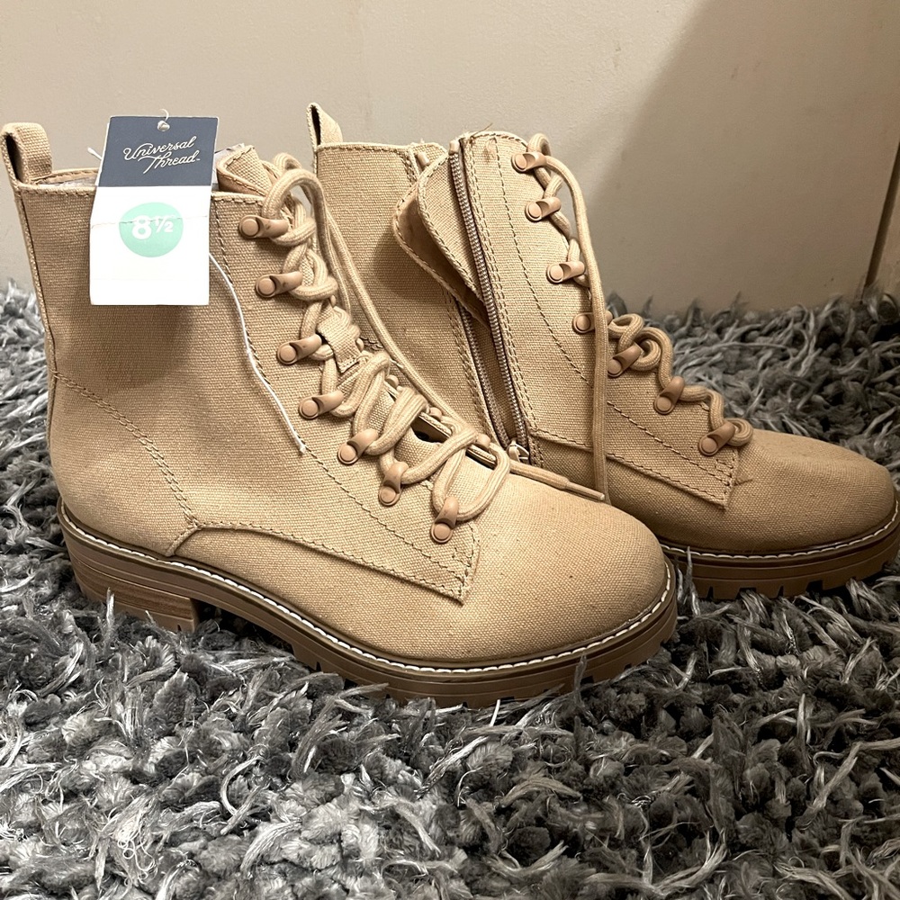 Universal thread combat boots